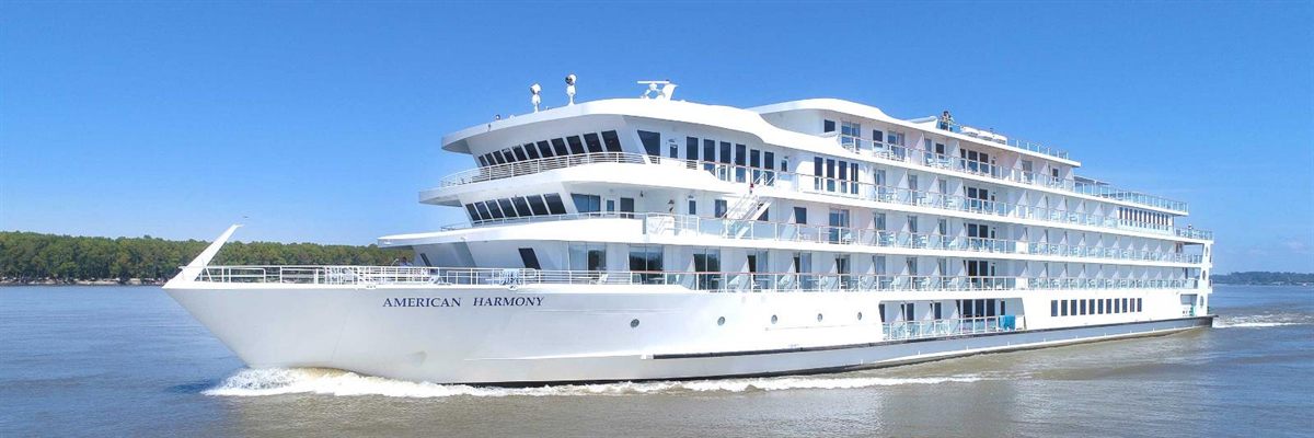 American Cruise Lines riverboat American Harmony on the Ohio River